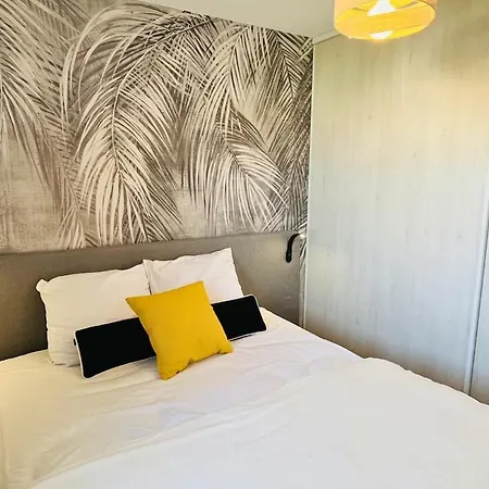 Light&sea - 2-4 People - Pool Access & Sea View アパート レ・サ​​ーブル・ドロンヌ